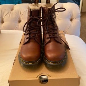 Like new Dr. Martens 1460 Serena